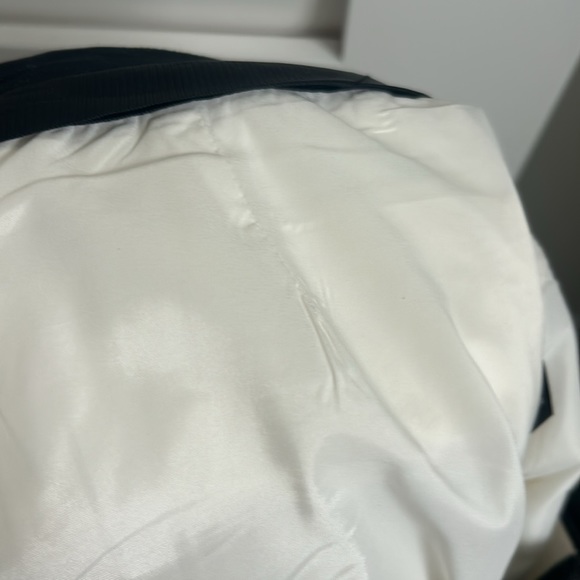 Banana Republic size 2 cocoon color lined cigarette pant with ankle zip. - Picture 7 of 8